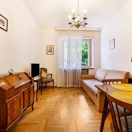 Sabine - Anny Lägenhet *